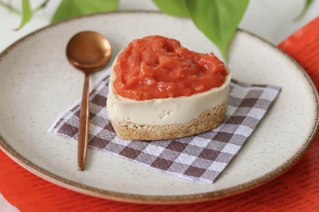 1. Torta de tofu com recheio de tomate artesanal brasileira saudável.