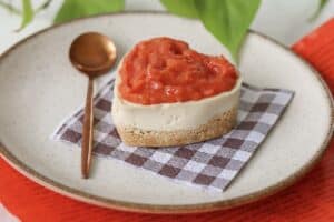 1. Torta de tofu com recheio de tomate artesanal brasileira saudável.