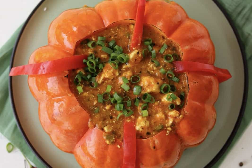 1. Tofu na culinária brasileira, receita de molho com legumes e especiarias.